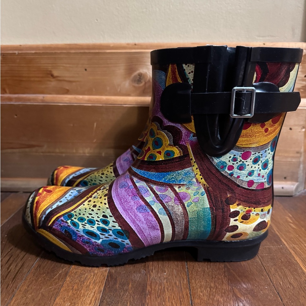 Women’s nomad rain boots multi colored size 10 brand new